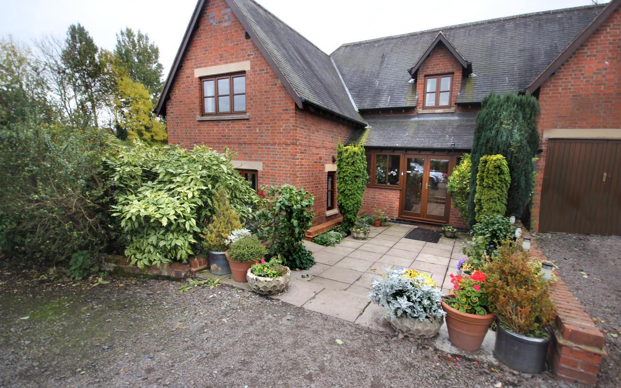 Castle Farmhouse Bed And Breakfast Glenfield Экстерьер фото